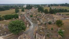 Patrimoine historique en vue aérienne village Oradour-sur-Glane