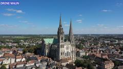 Photo aérienne par drone cathédrale de Chartres patrimoine religieux