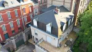 Photo par drone d une habitation en centre ville